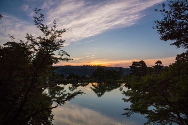 早朝無料開園の兼六園(約40分)