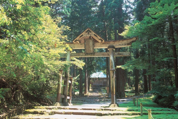 霊峰白山信仰の聖地「平泉寺（へいせんじ）白山神社」(10:15～12:00)