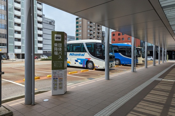 9:00 金沢駅 西広場団体バス乗車場出発