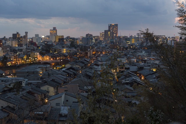 卯辰山（宝泉寺より金沢市街を一望）1