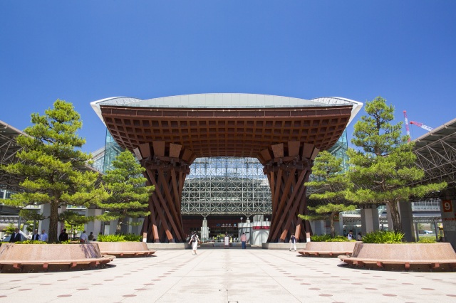 金沢駅・鼓門6
