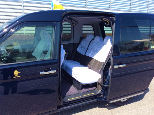 小型タクシー車内(JPN TAXI)