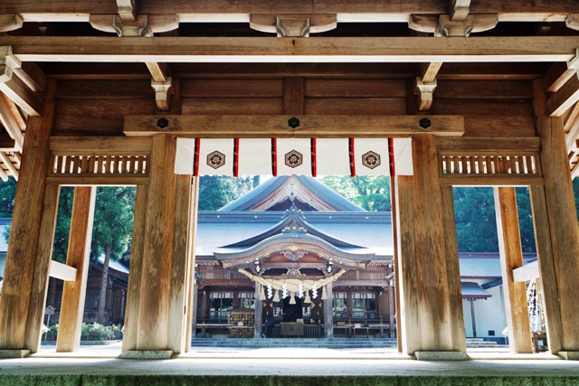 白山比咩神社神門