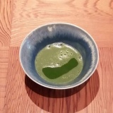 月が映るように