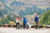 普段は車でしか通らない道も、自転車で走行すると景色は一変！
