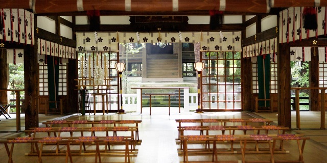 尾山神社　拝殿