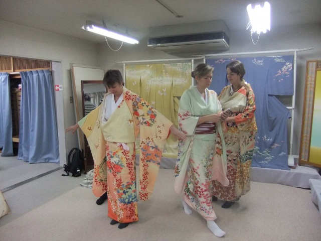 海外からのお客様が多い当館ならではの光景です