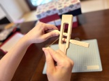 組み立て体験　糸を付ける