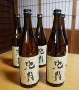 お贈りする能登の地酒「池月」