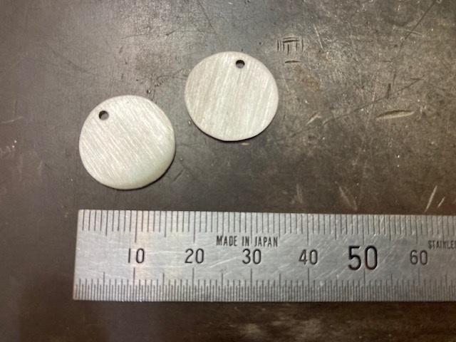 （アルミ2800円2名～2500円）　真鍮3000円　姫だるま3300円　ハート形+100円）