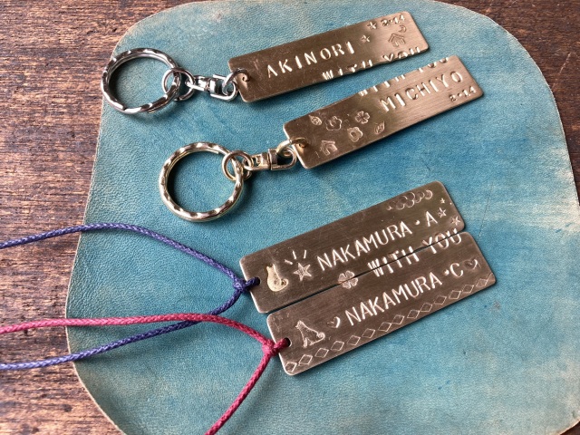 お二人で相談しながら楽しくお好きな言葉を刻印しませんか？