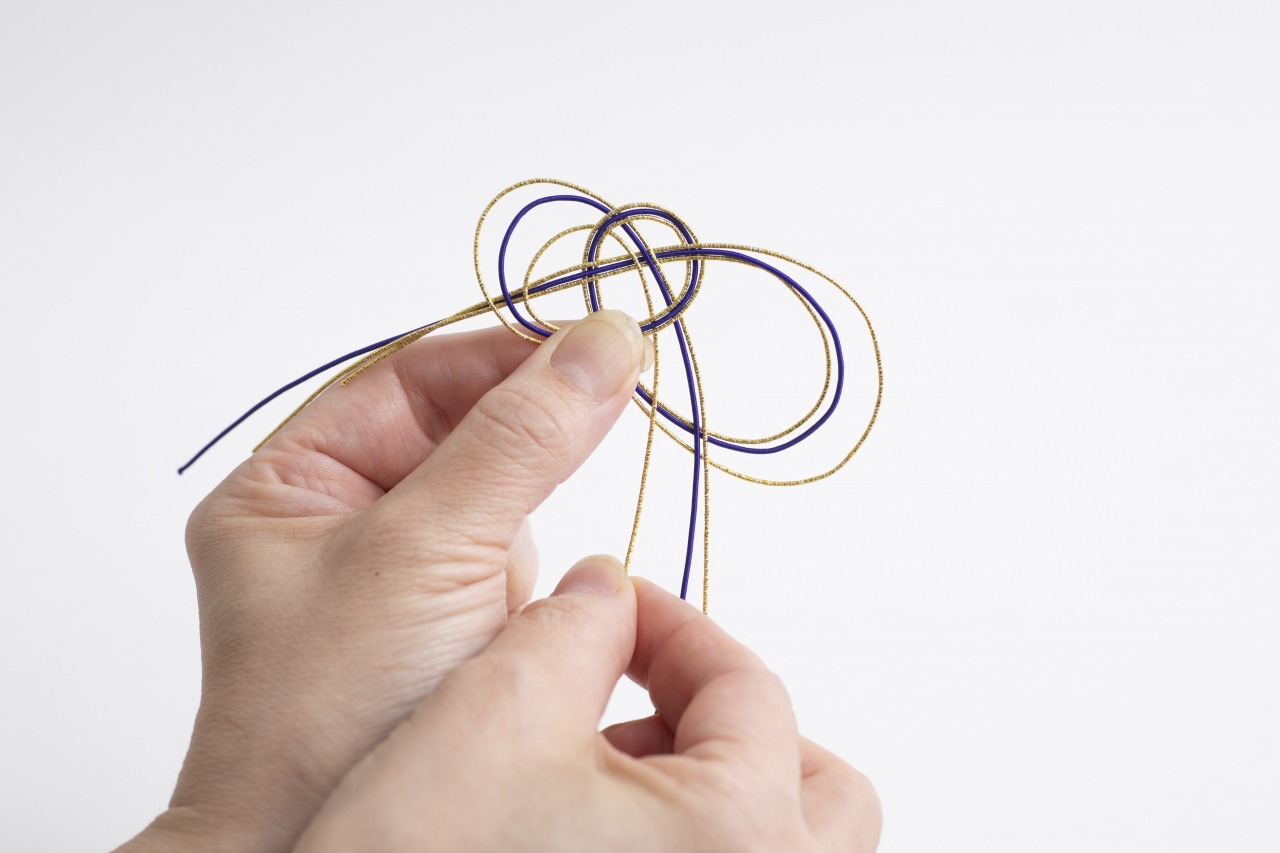 はじめに基本の「あわじ結び」を作ってみましょう！