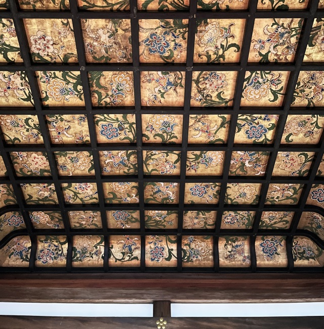 拝殿の折上格天井