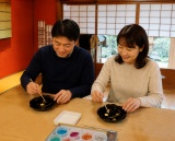 夫婦で楽しく金箔貼り♪