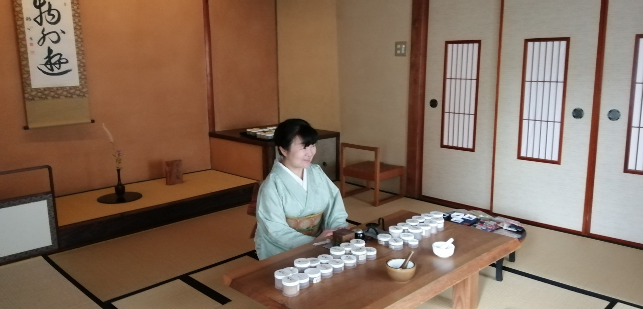 香司　友代香