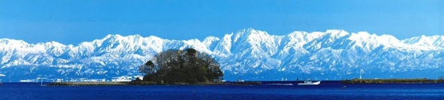 氷見から望む富山湾越しの立山連峰