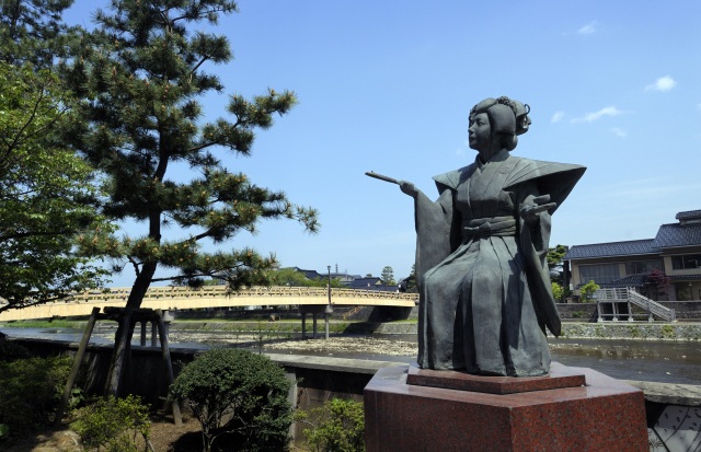 瀧の白糸碑