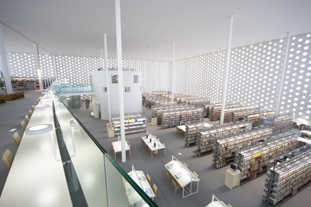 一般図書コーナー(2)