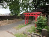 境内を抜けて「暗がり坂」へ