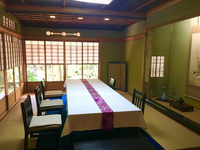 お客様すべて完全個室でのご案内