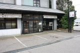 外観　大通りから2本入った住宅街の一角