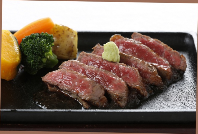能登牛のステーキ