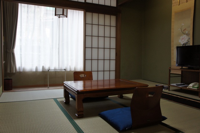 客室（6畳トイレ付き）	