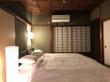 2階寝室　シモンズ製シングルベッド2台