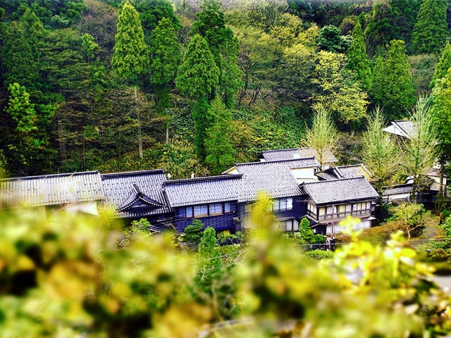 【金沢奥座敷　深谷温泉の一軒宿】山里の静けさと出会い、都会の喧騒を忘れる。懐かしき時の流れる老舗