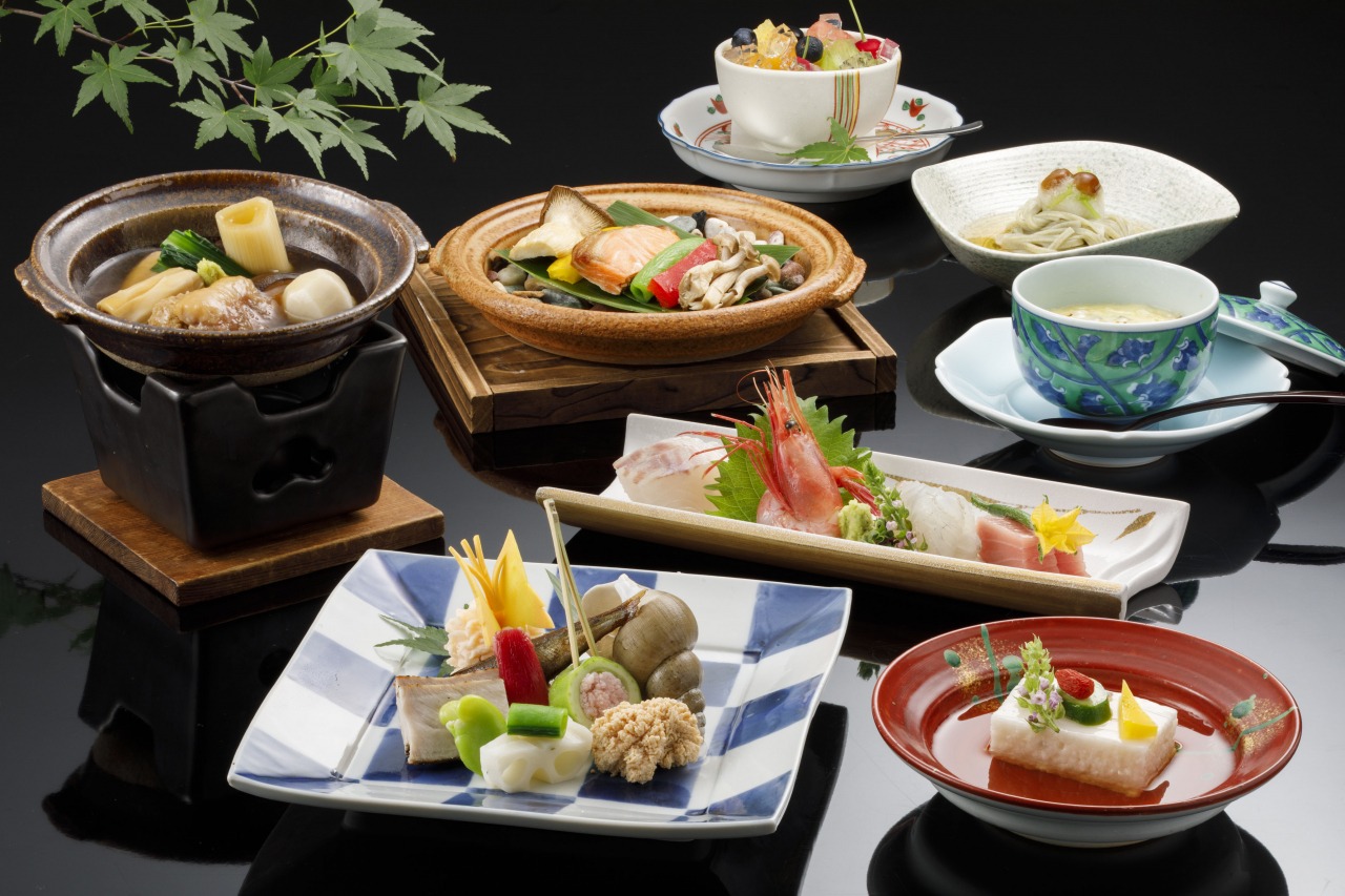 【石屋会席一例】金沢伝統の治部煮、能登の旬魚、加賀野菜で食をご堪能下さい