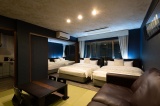 【Suite①】4 double beds and 1 sofa bed、Max 10 people