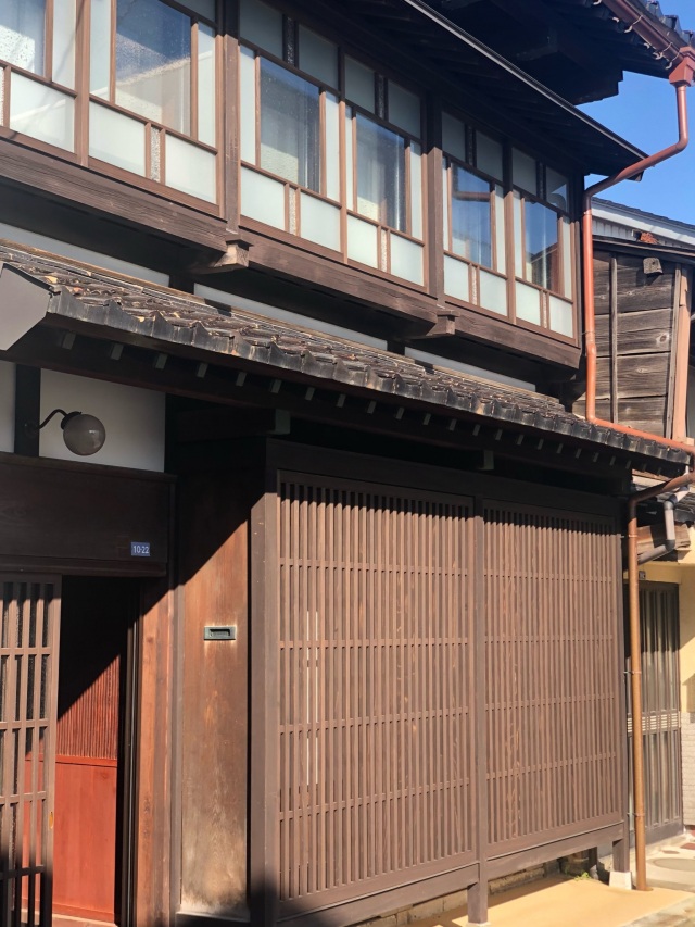 特定金澤町家に登録されたゲストハウスです。
