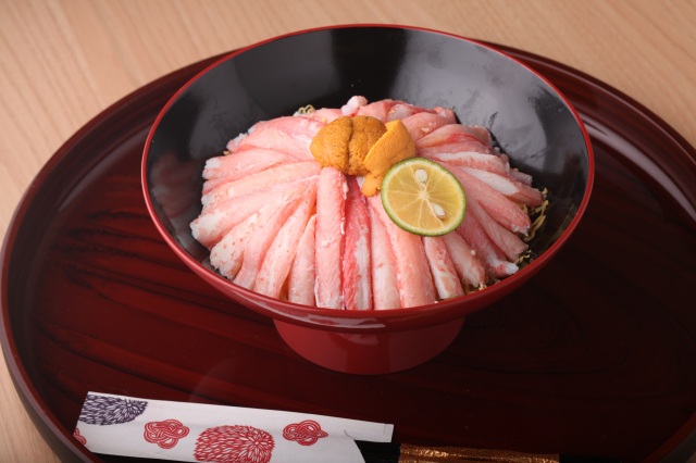 能加万菜オリジナル「カニ加賀てまり丼」！