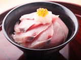 冬季限定「寒ブリ丼」！