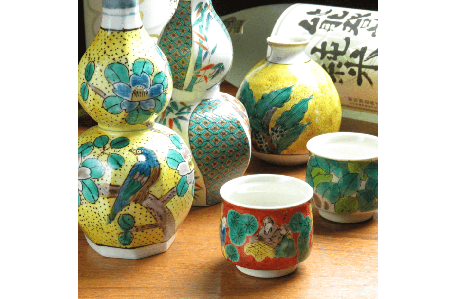 石川の地酒は是非石川伝統工芸品の九谷焼で