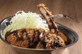 お客様の7割が召し上がる看板メニュー「Lカツカレー」