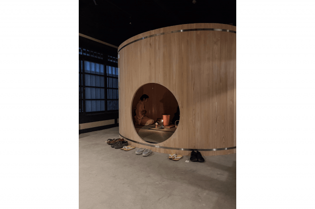 中川周⼠《木桶の茶室》2024年 杉 作家蔵