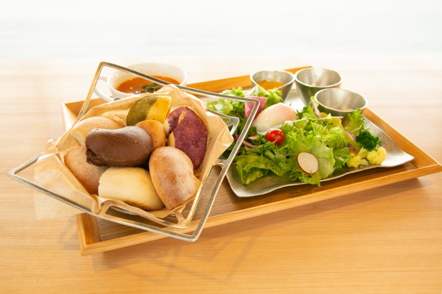 カフェレストラン IMONO KITCHEN