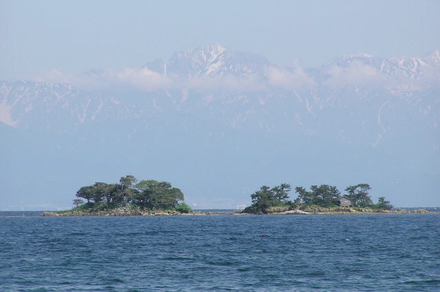 海越しの立山連峰