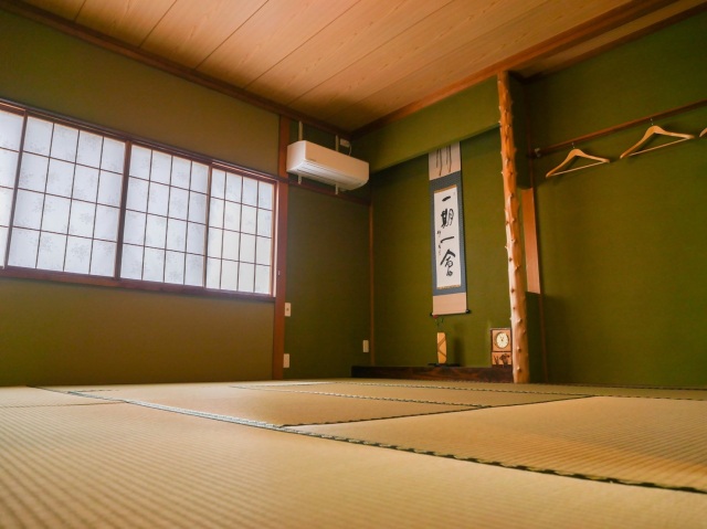 ２階寝室①　８畳間の和室