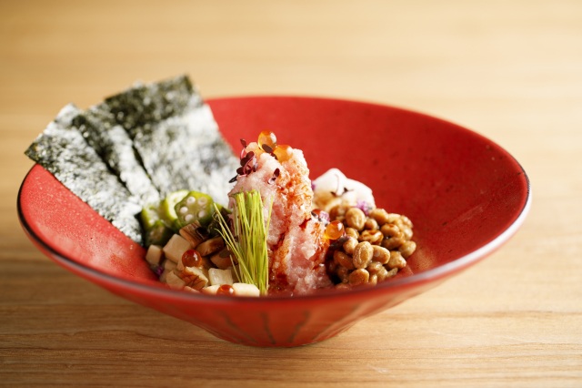 加賀野菜や地物食材を使った一品料理もおすすめ