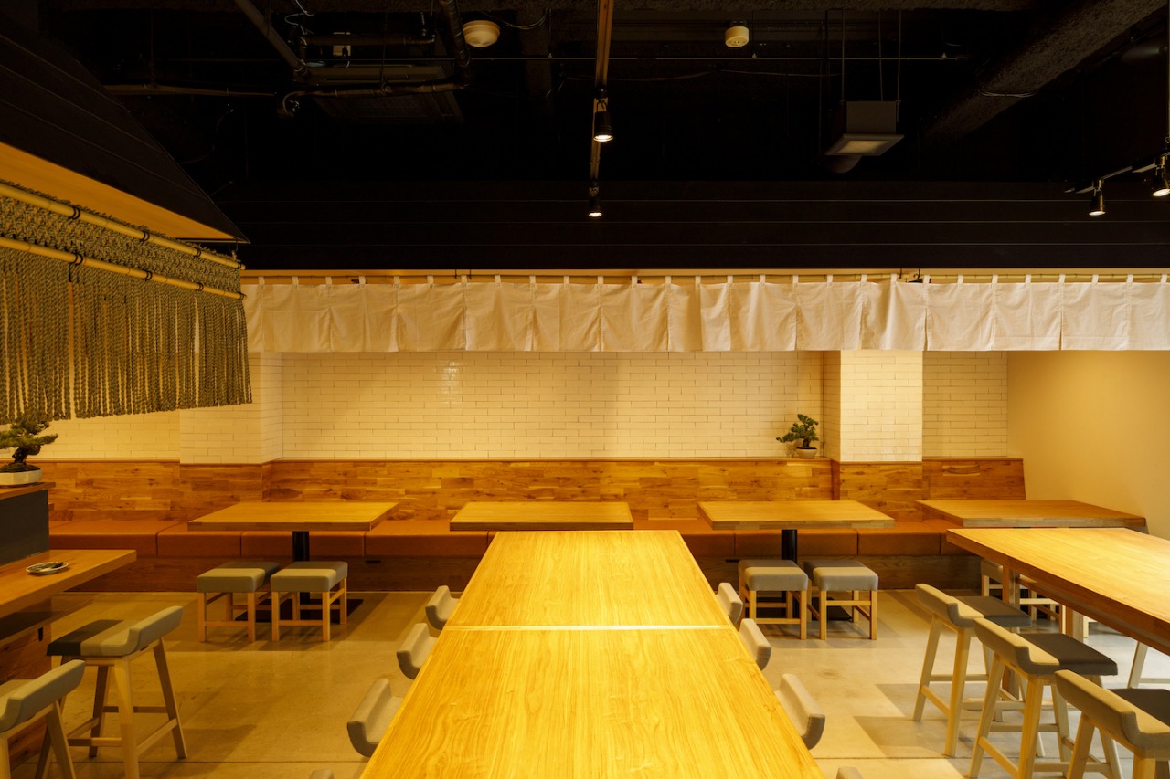 グループでのご利用も大歓迎のテーブル席