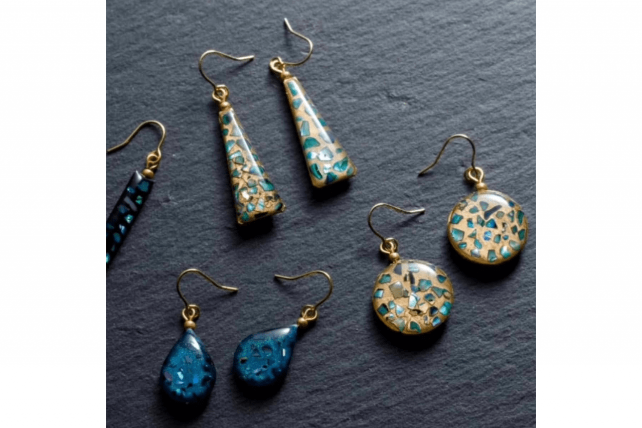 能登アワビのアクセサリー類